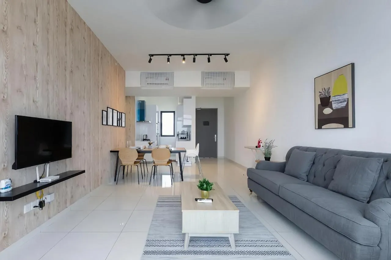 Apartment Beacon Executive Suite George Town