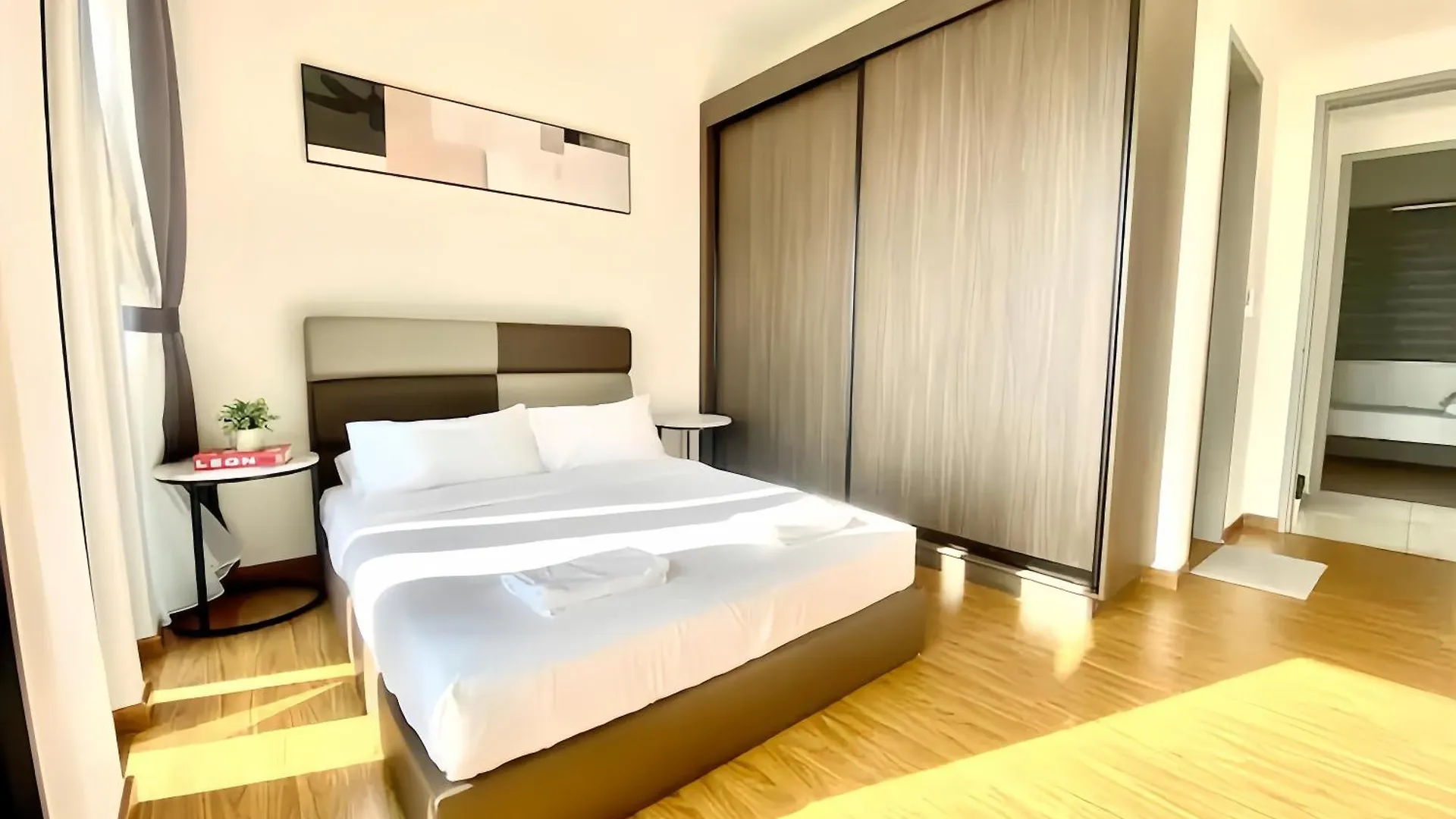 Apartment Beacon Executive Suite George Town