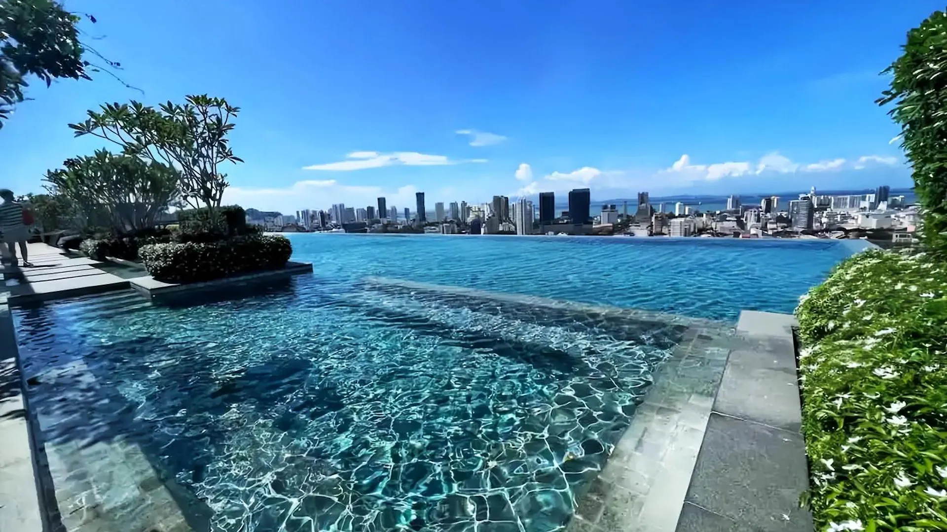 Apartment Beacon Executive Suite George Town